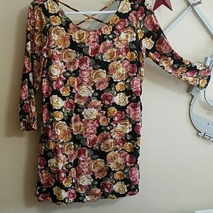 Open-back Floral Shift Dress